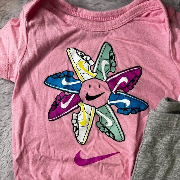 Nike Baby Girl 3 piece set size 6 months - Picture 3 of 6